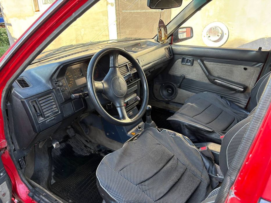 Продам Mazda 323