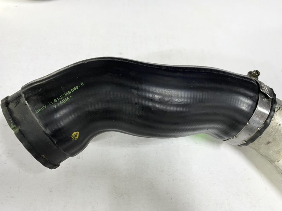 Патрубок Интеркулера BMW E39 М57 2.5d 3.0 R Інтеркулер БМВ Е39 Правый