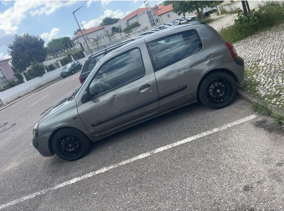 Clio Comercial usado