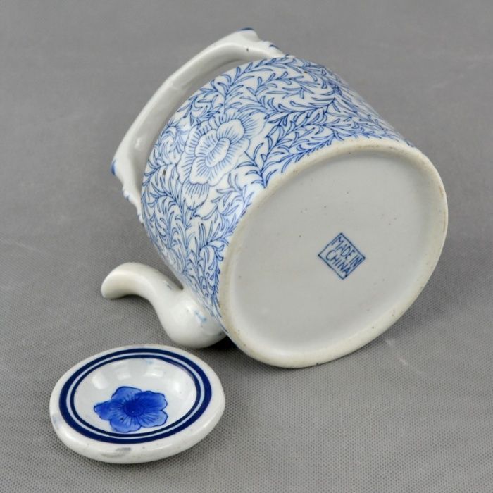 Bule em Porcelana da China Azul e Branco – Circa 1950