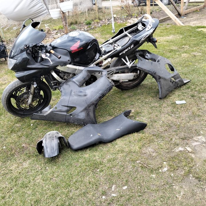 Części honda CBR 600 f4 lampa plastiki stacyjka pompa wydech set moduł