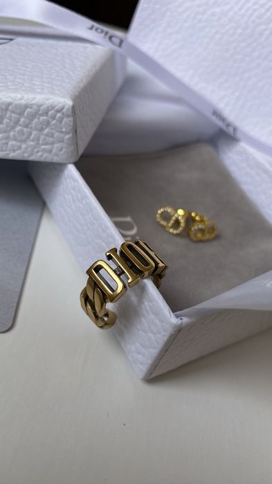 Сережки каблучки брендові прикраси
