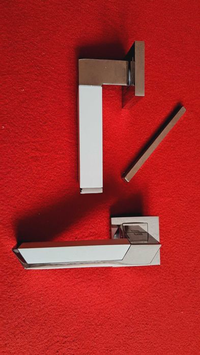 Klamki klamka chrom biel nowoczesna biurowa stylowa