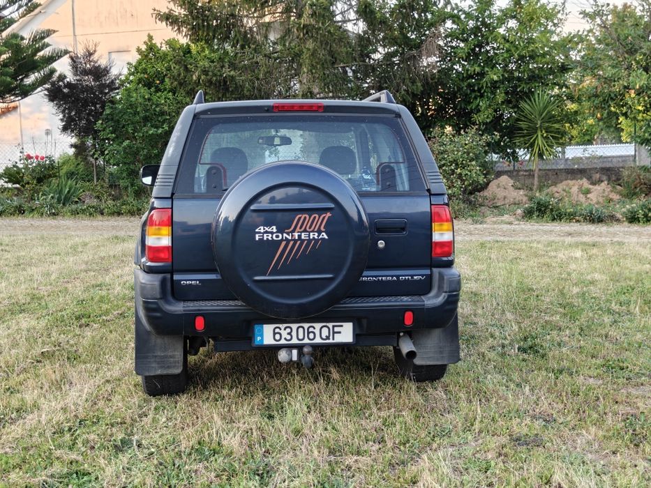 Opel Frontera B RS (com 2 kits de pneus)