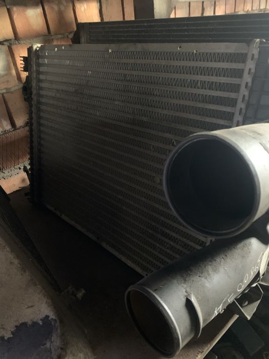 Радіатор інтеркулер мерседес АТЕГО  815