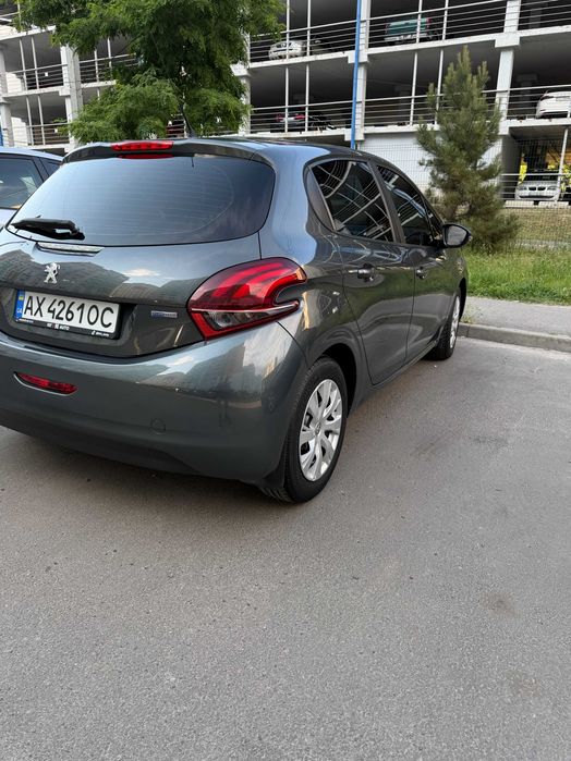 Peugeot 208 2016 Продам