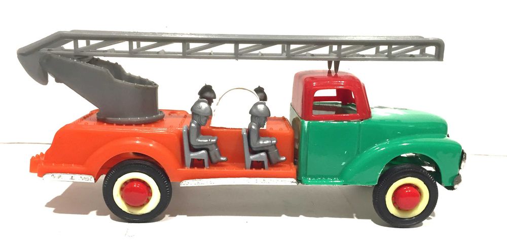 Camião antigo dos bombeiros da PEPE Camião antigo dos bombeiros da PEPE - 11