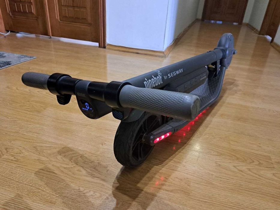 Електросамокат Segway Ninebot ES4