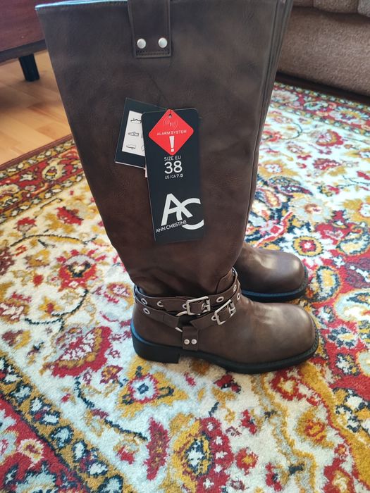 Продажа  сапог женских