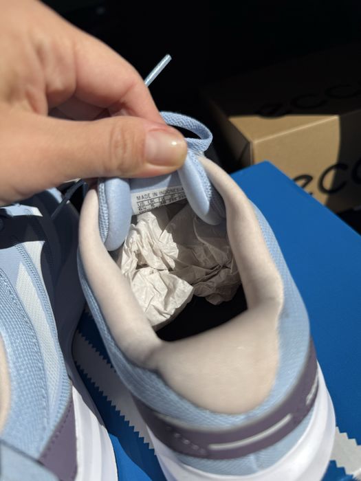 Новые кроссовки adidas 38