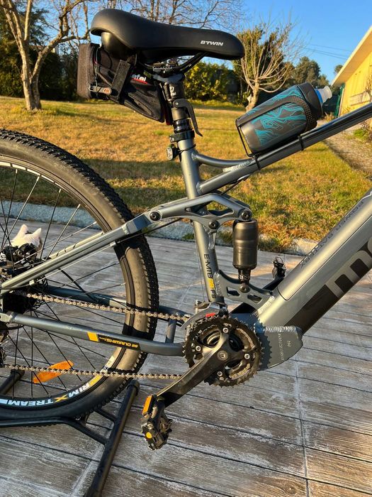 Bicicleta de montanha eléctrica suspensão total – praticamente nova!