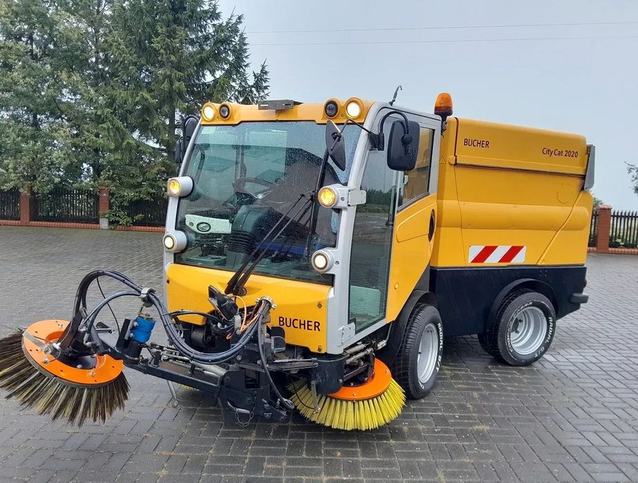 Bucher CityCat 2020 (2012)  Zamiatarka, 3 szczotki, szybka jazda + dowód rejestracyjny niemiecki
