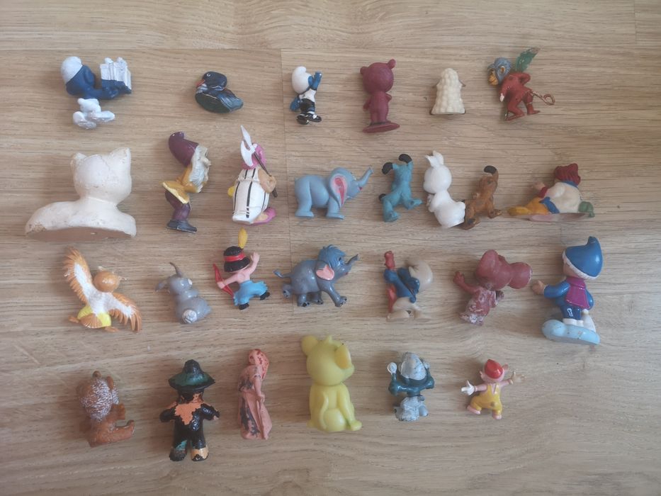 Zestaw 27 figurek. PRL, gumowe, stare.