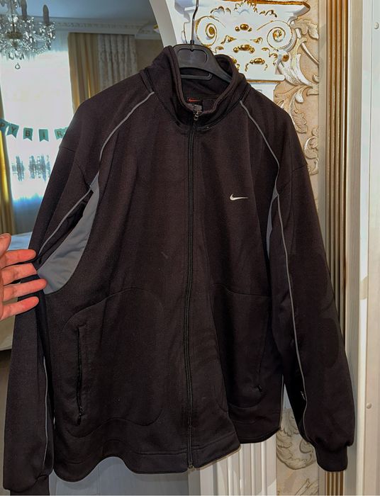 Мастерка Nike.