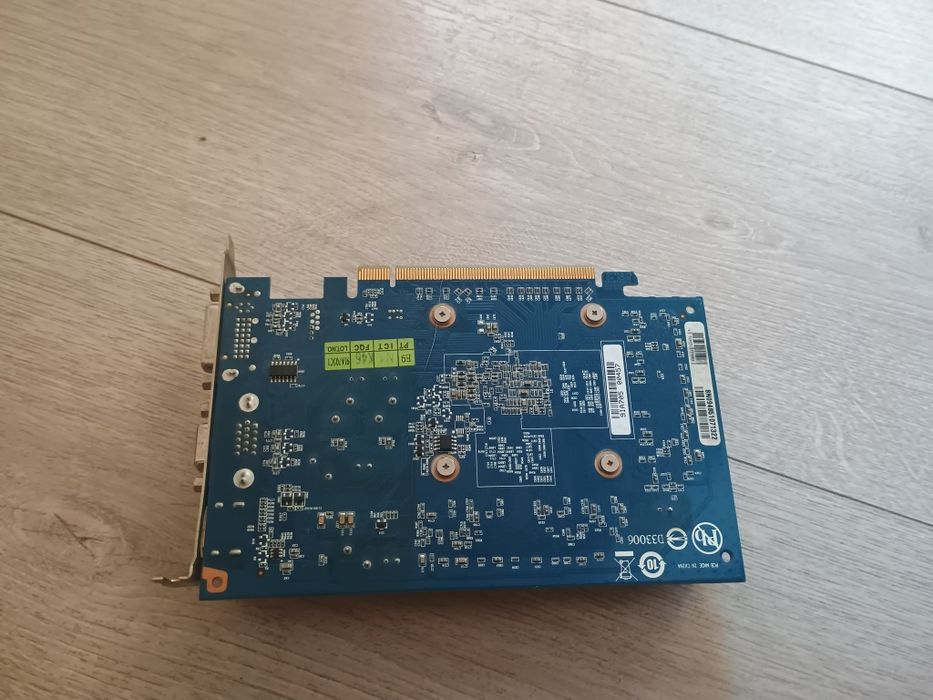 Grafika Gigabyte GT-220