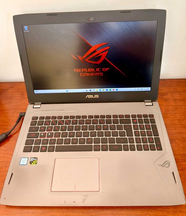 Asus ROG Gaming|15.6"FullHD|i7-7700HQ|16Gb Ram|2 Discos|GTX1060 6Gb|