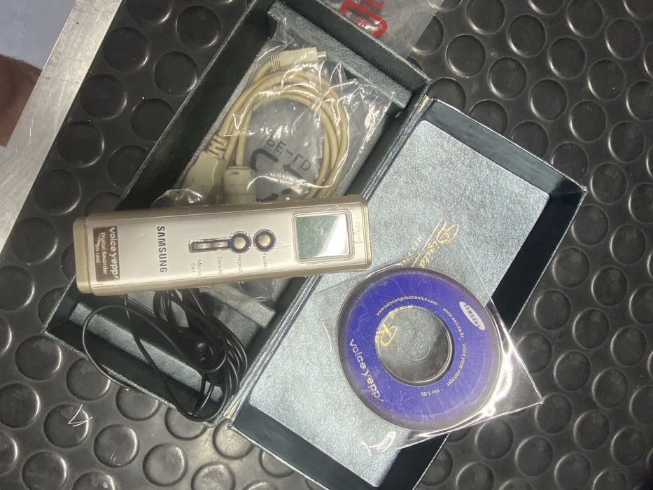 цифровой диктофон Samsung BR-1640 Voice Yepp