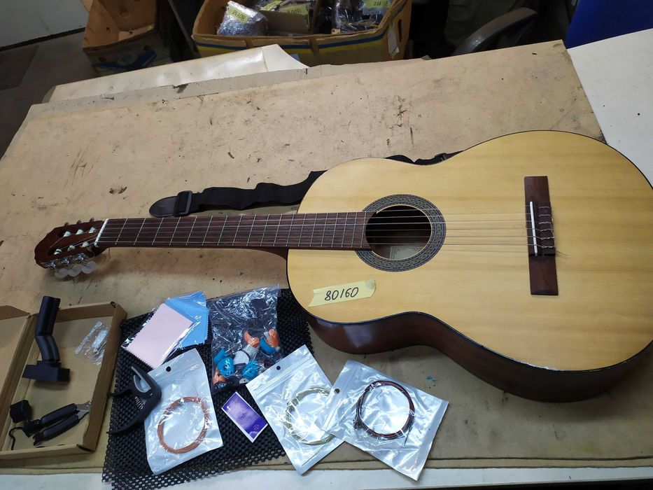 Классическая гитара Cort AC100 (Open Pore) 000080160