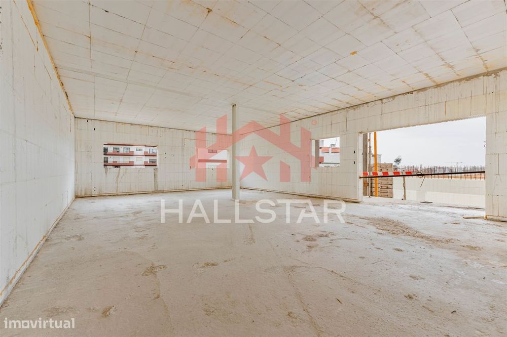 Apartamento T1 / Condomínio Fechado com Piscina / Pousos