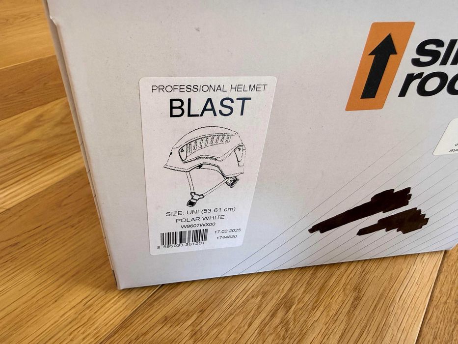 Kask profesjonalny Singing Rock Blast biały - rozmiar uni 53-61 cm - nowy nie używany - rok produkcji 2025