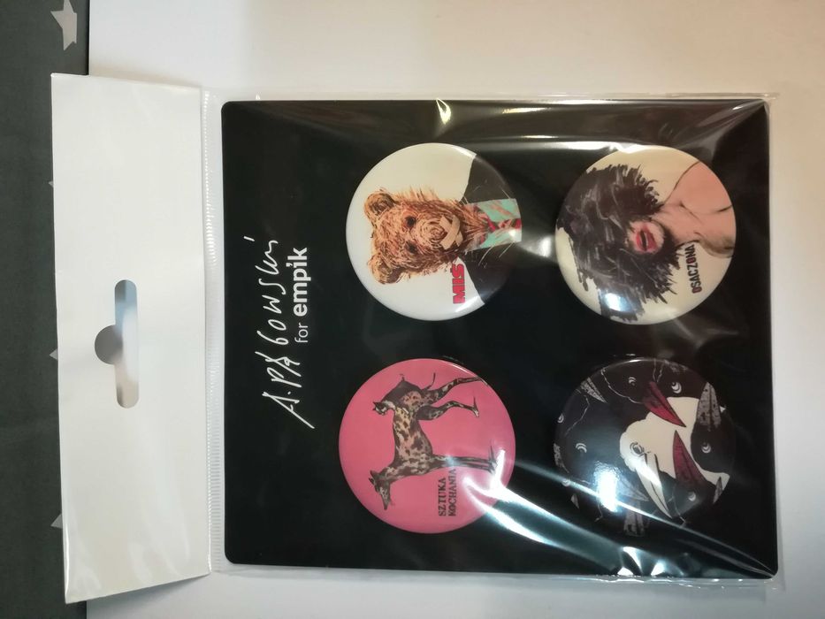 Przypinki do plecaka ubrań broszki 4 sztuki zestaw nowy empik