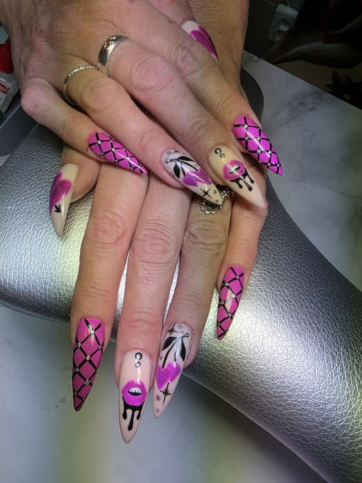 Манікюр, педикюр