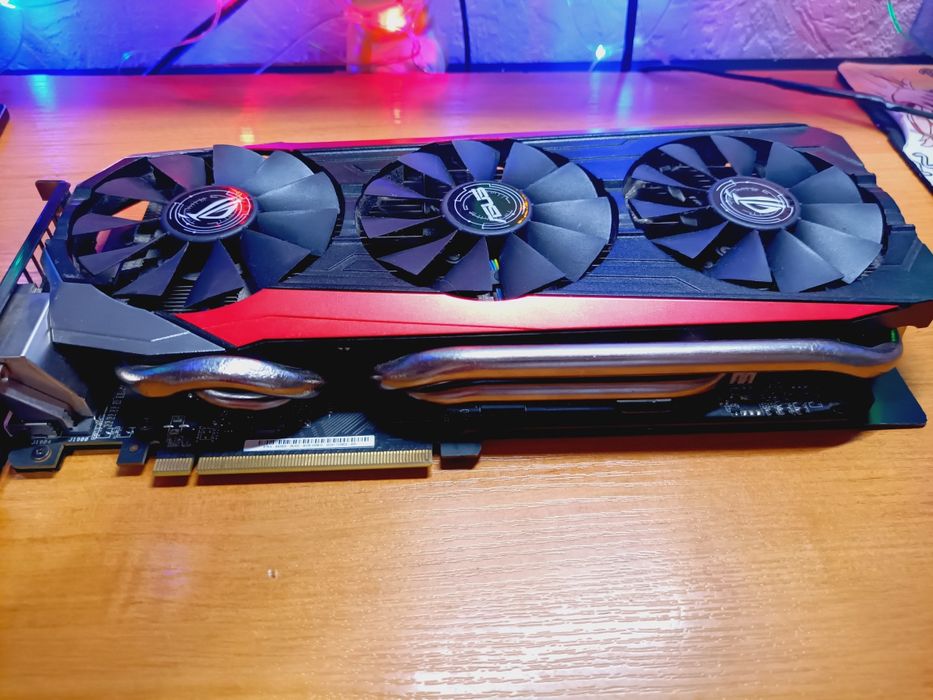 Видеокарта R9 390 ASUS (под ремонт)