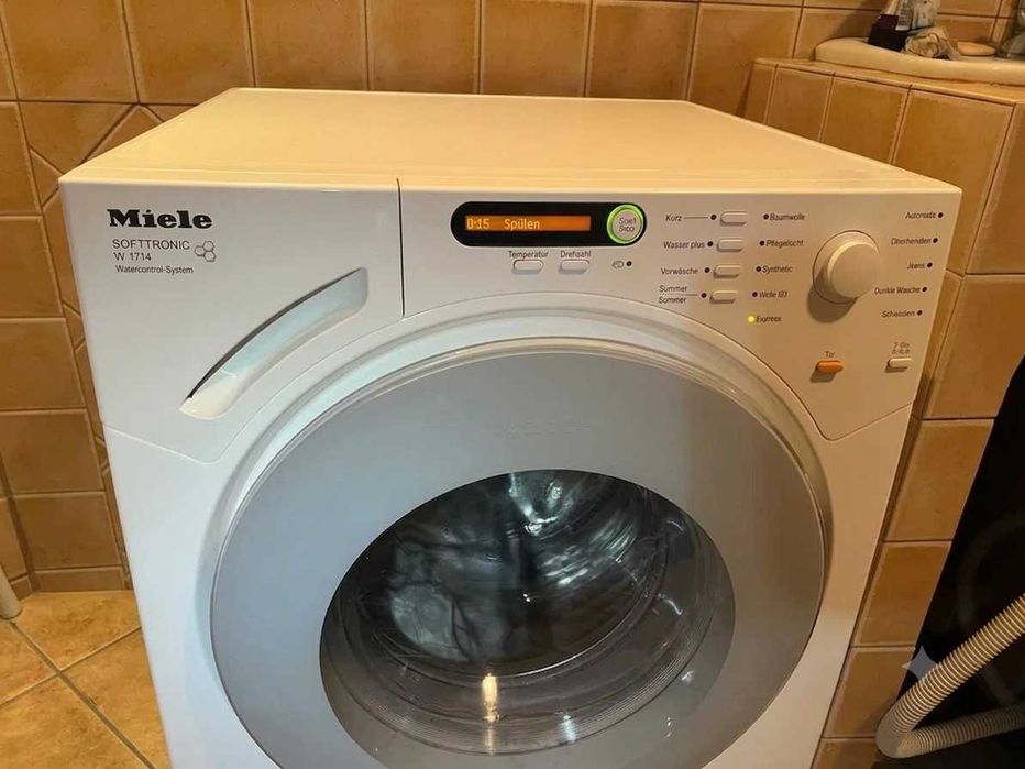 продаю премиальная стиральная машина Miele W4164 стиралка немецкая