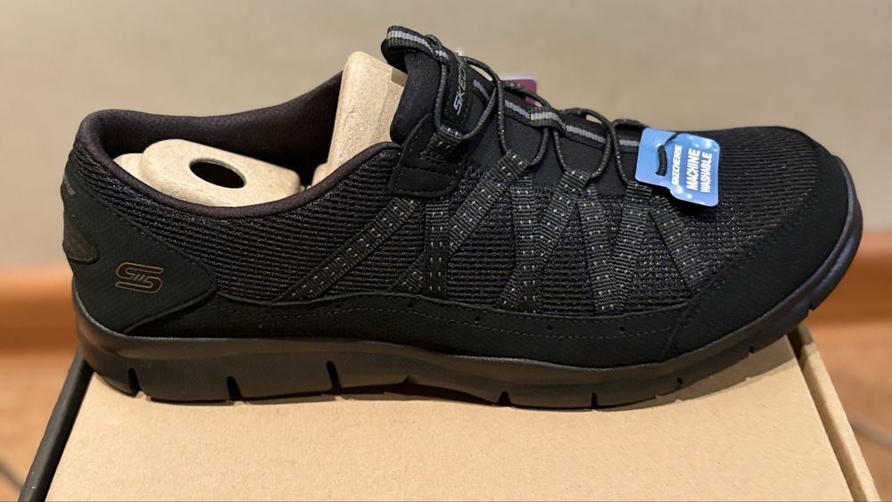 Buty damskie Skechers w kolorze czarnym