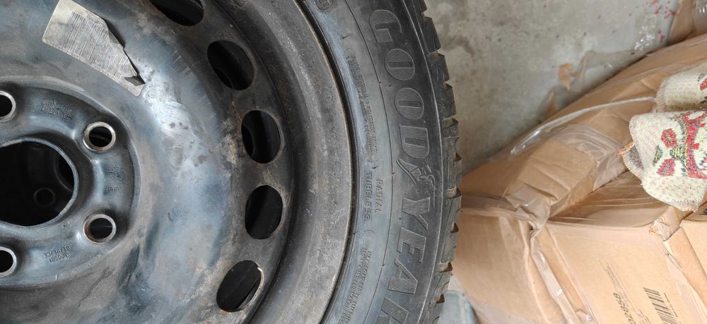 Продам зимові шини GOOD YEAR з дісками