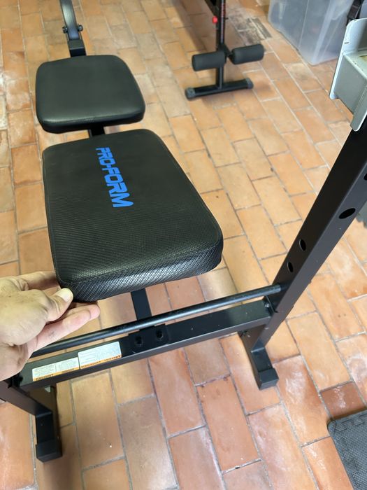 Banco de Musculação com suporte de barras