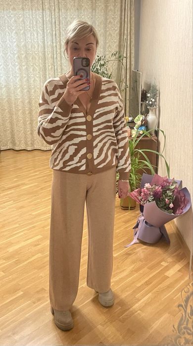 Нарядний светр кофтинка Італія р.46-48