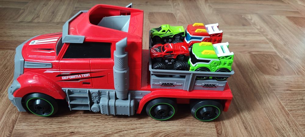 Трейлер, автовоз, фура з машинами-трансформерами Max Robot