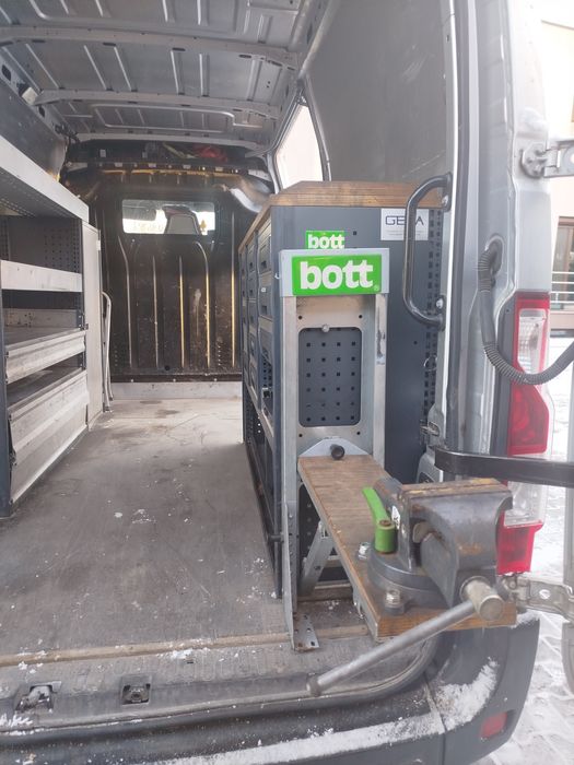 Zabudowa warsztatowa bott