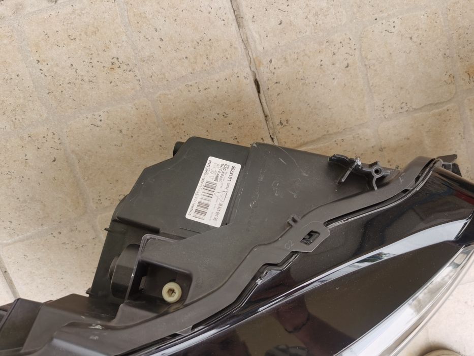 Faróis peugeot 208 e 2008