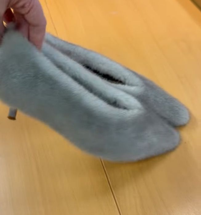 Красивые пушистые туфли