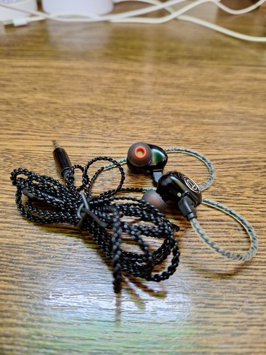 Продам навушники 3.5 мм