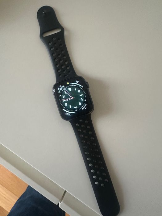 Apple Watch Series 5 GPS 44 mm Alumínio Cinzento sideral Nike edition
