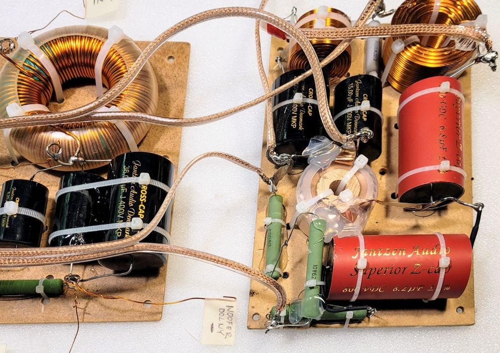 Scanspeak 2.5 Way Zwrotnica klasy Premium.