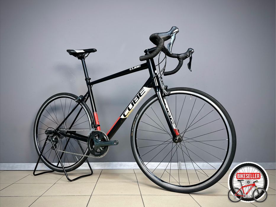 Шосейний велосипед Cube Attain Race 58