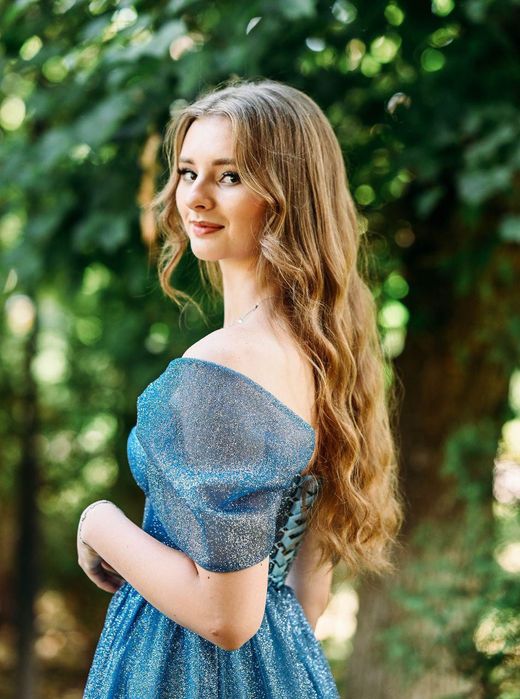 Неймовірна випускна сукня