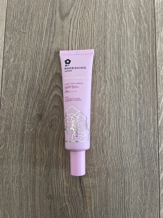 Nadeshiko Japan light sun cream spf 50+ krem z filrem z kolorem