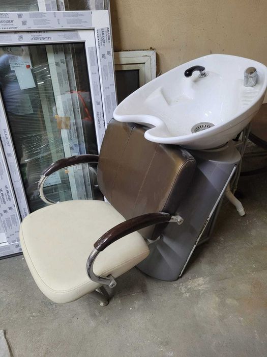 Myjka fryzjerska,   plus  fotel  i recepcja