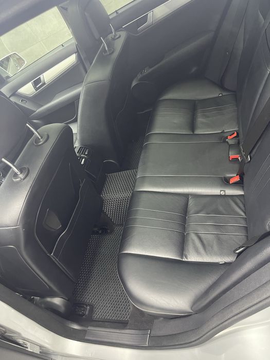 Mercedes-Benz C- Class