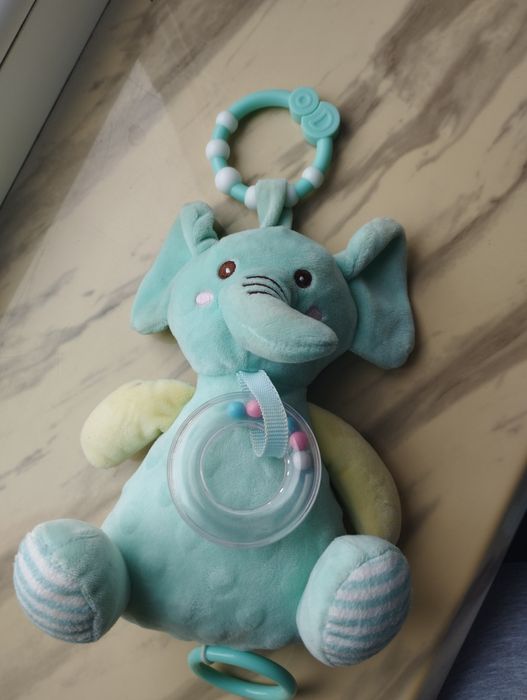 Іграшки підвіски з народження