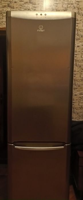 Холодильник Indesit