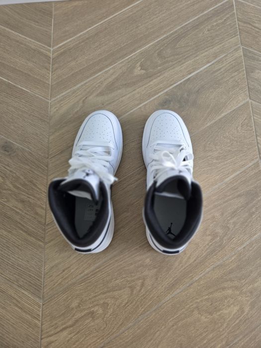 Buty męskie sportowe Air Jordan 1 Mid, nieużywane rozmiar 39