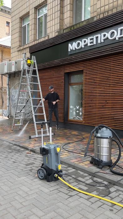 Клінінгові послуги миття вікон, фасадів , вітрин, висотні роботи
