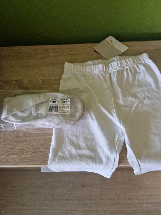 Sprzedam legginsy białe oraz baletki