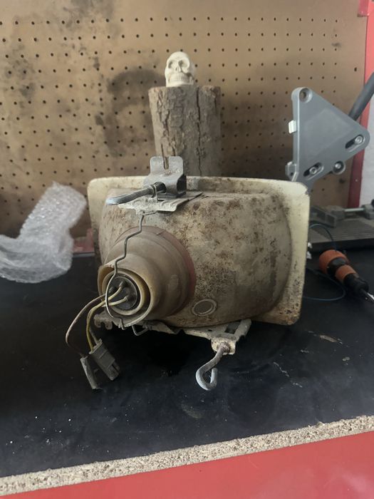 Farois Ford Capri mk2 para restaurar e mais algumas peças